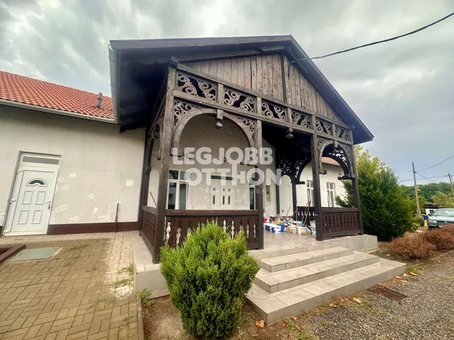 Eladó lakás Tápiószele 78 nm