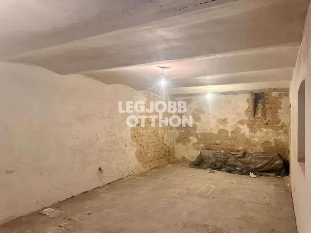 Eladó kereskedelmi és ipari ingatlan Tápiószele 81 nm