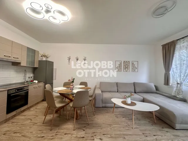 Kiadó lakás Cegléd 85 nm