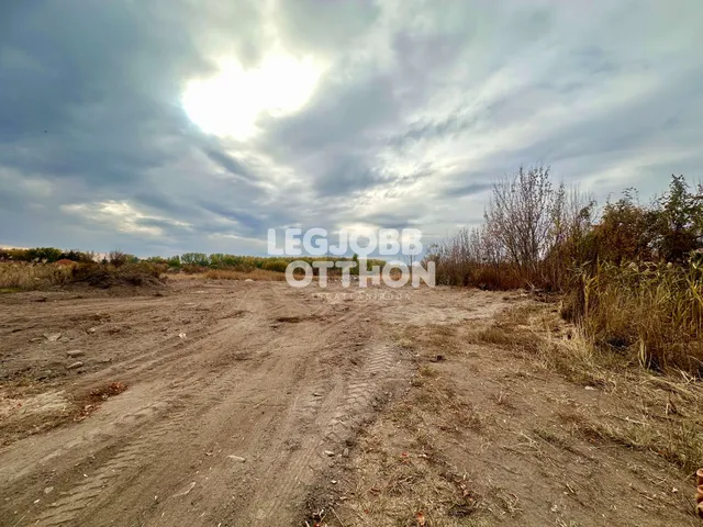 Eladó telek Cegléd 599 nm