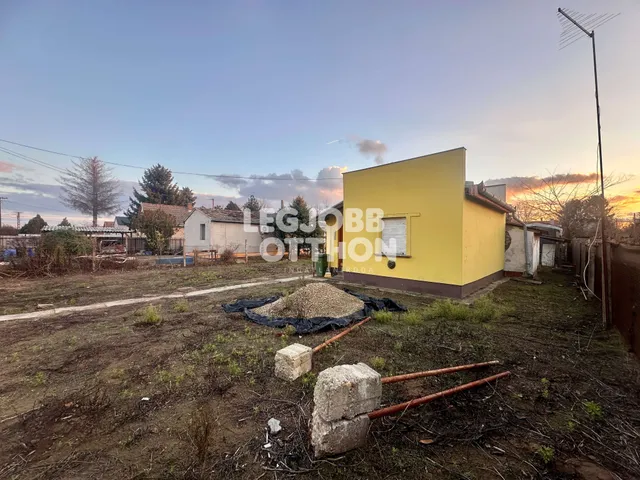 Eladó ház Cegléd 30 nm