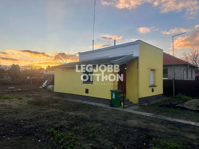 Eladó ház Cegléd 30 nm