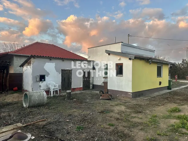 Eladó ház Cegléd 30 nm