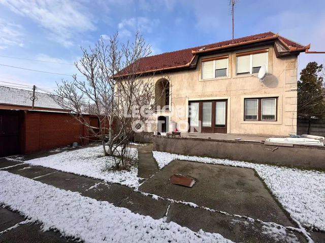 Kiadó ház Cegléd 250 nm