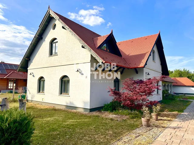 Eladó ház Cegléd 267 nm