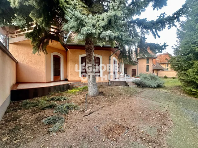 Eladó ház Cegléd 361 nm