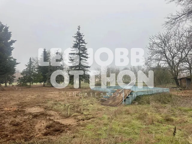 Eladó telek Cegléd 1151 nm