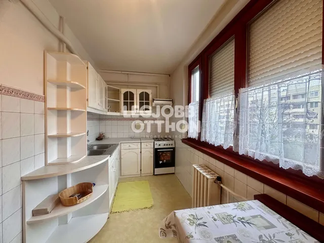 Eladó lakás Cegléd 61 nm