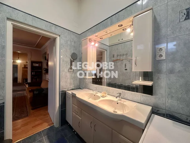 Eladó lakás Cegléd 106 nm