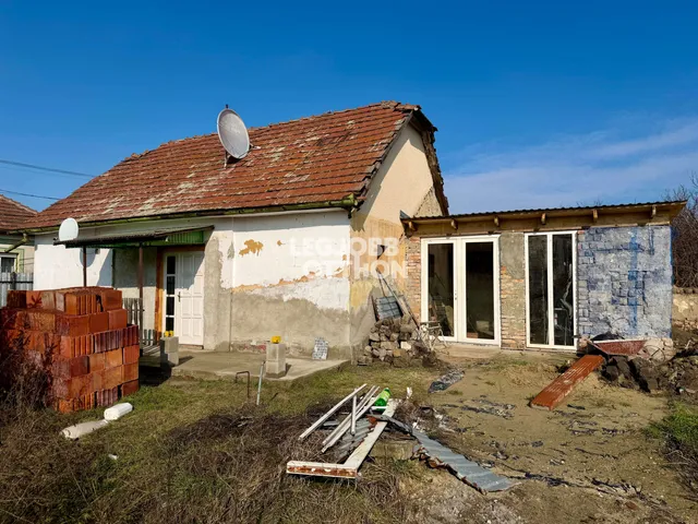 Eladó ház Törtel 63 nm