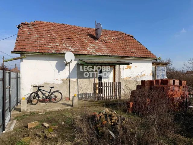 Eladó ház Törtel 63 nm