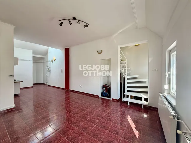 Eladó lakás Cegléd 64 nm