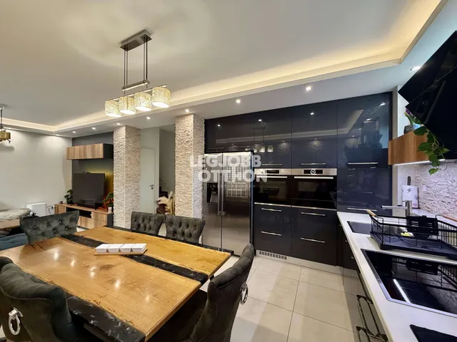 Eladó lakás Cegléd 94 nm