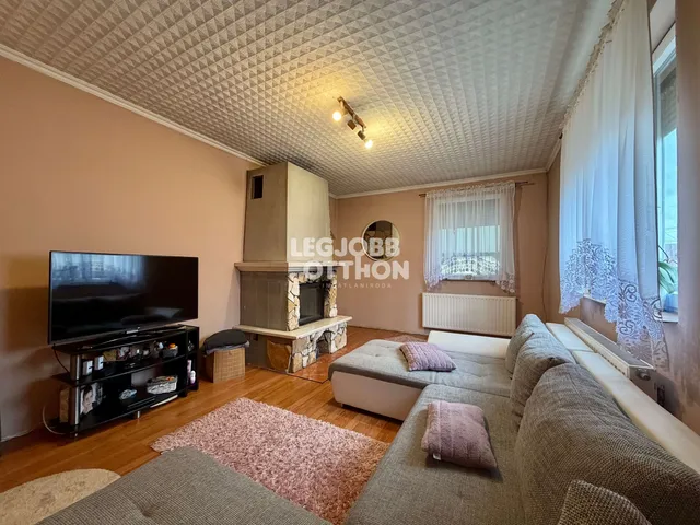 Eladó ház Törtel 68 nm