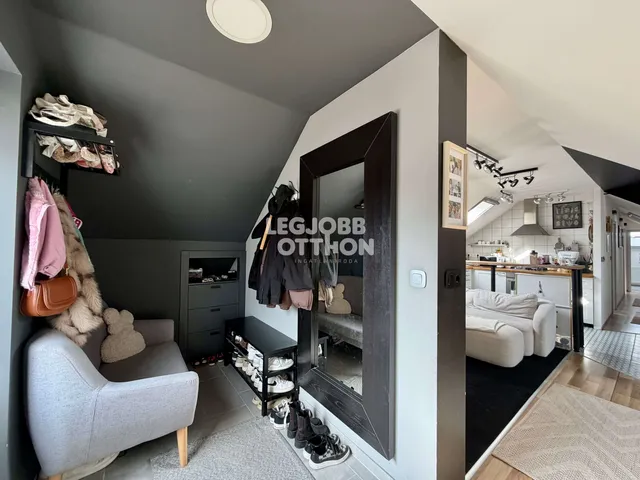 Eladó lakás Cegléd 89 nm