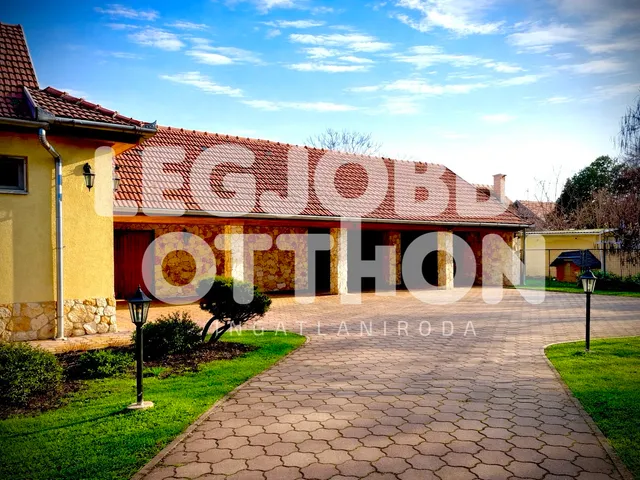 Eladó ház Cegléd 188 nm