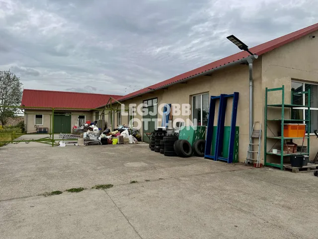 Eladó kereskedelmi és ipari ingatlan Cegléd 448 nm