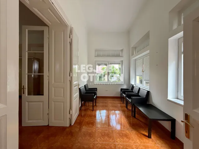 Eladó ház Cegléd 200 nm