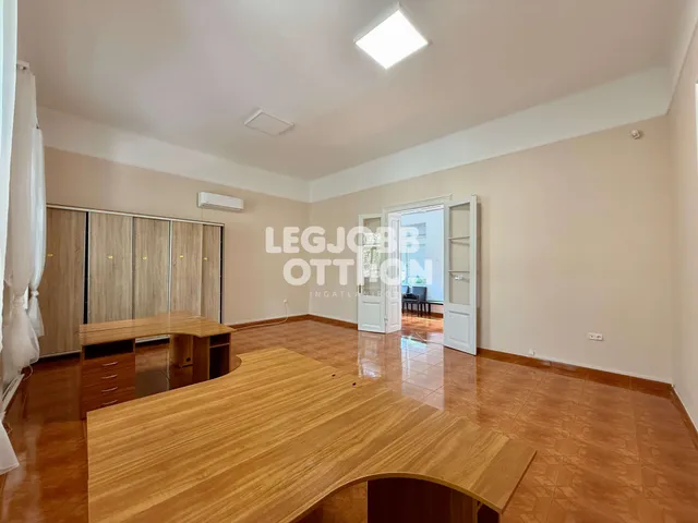Eladó ház Cegléd 200 nm