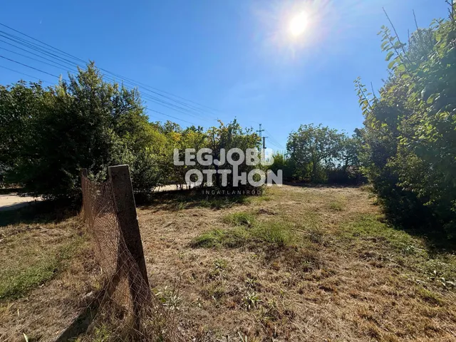 Eladó telek Cegléd 896 nm