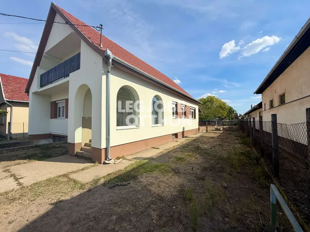 Eladó ház Cegléd 126 nm