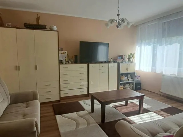 Eladó lakás Tatabánya, Újváros 52 nm