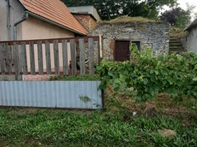 Eladó telek Környe 108 nm