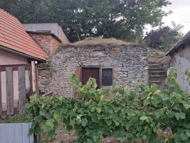 Eladó telek Környe 108 nm