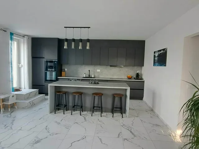 Eladó lakás Tatabánya, Óváros, Szepesi Gusztáv utca 110 nm