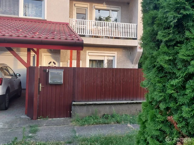 Eladó ház Szirmabesenyő 180 nm