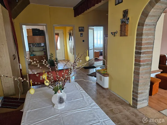 Eladó ház Kaposvár, Tüskevár, Mátyás király utca 17. 150 nm
