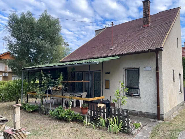 Eladó nyaraló Balatonfenyves 42 nm