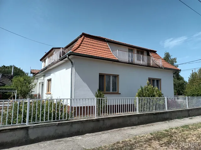 Eladó ház Szigetújfalu 210 nm