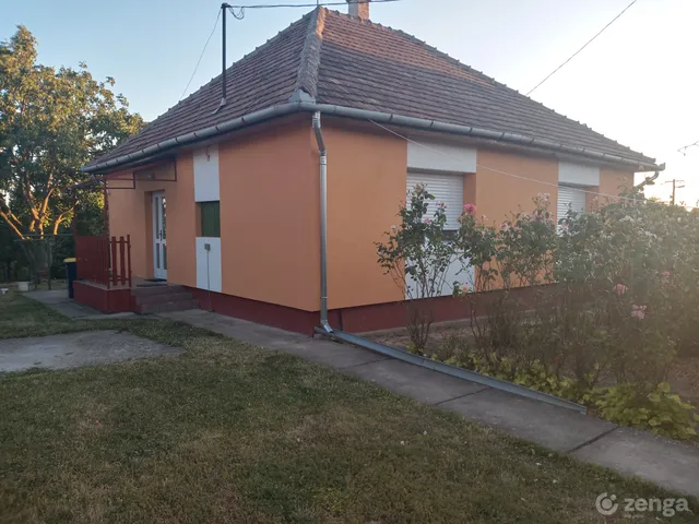 Eladó ház Úri 76 nm