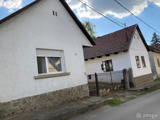 Eladó ház Dunabogdány, Plébánia utca 9 100 nm