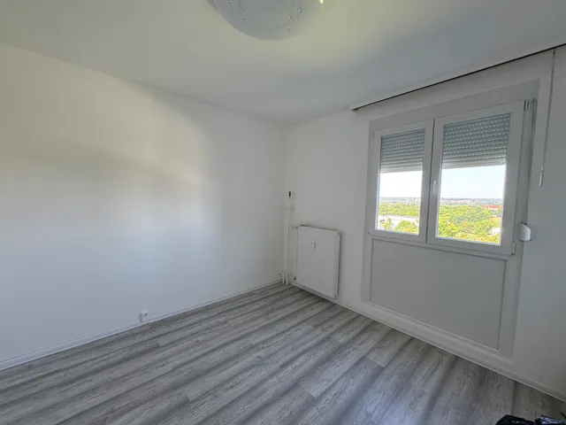 Eladó lakás Pécs, Kertváros, Krisztina tér 52 nm