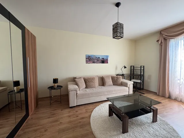 Kiadó lakás Pécs, Egyetemváros, Athinay út 35 nm