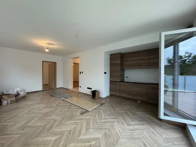 Kiadó lakás Pécs, Kertváros, Fésűs utca 74 nm