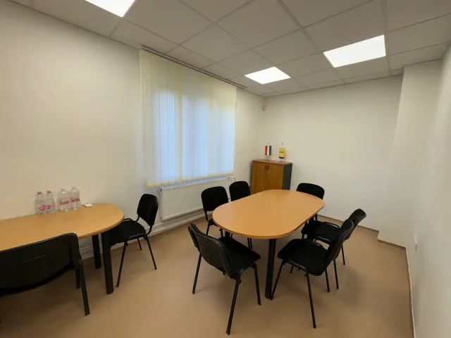 Eladó kereskedelmi és ipari ingatlan Pécs, Basamalom 300 nm