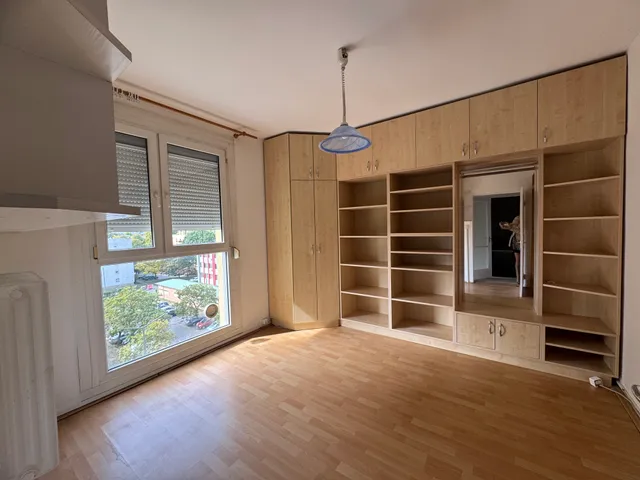 Kiadó lakás Pécs, Egyetemváros, Péchy Blanka tér 52 nm