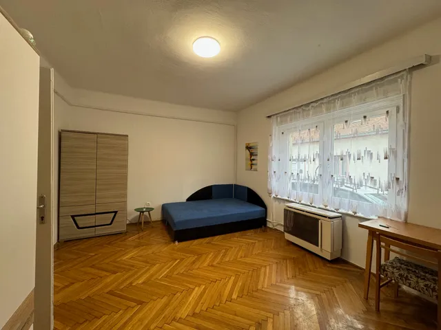 Kiadó lakás Pécs, Egyetemváros, Lugos utca 40 nm