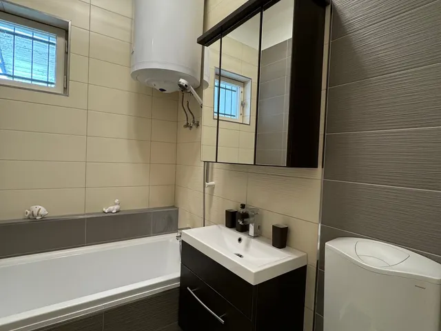 Eladó lakás Pécs, Egyetemváros, Madách Imre u 40 nm