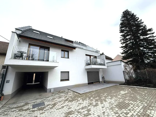 Eladó lakás Pécs, Egyetemváros 92 nm