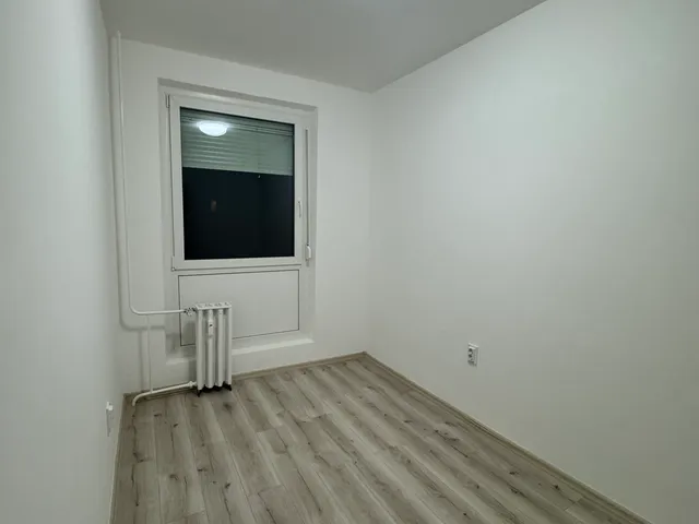 Eladó lakás Pécs, Kertváros, Uitz Béla u 39 nm