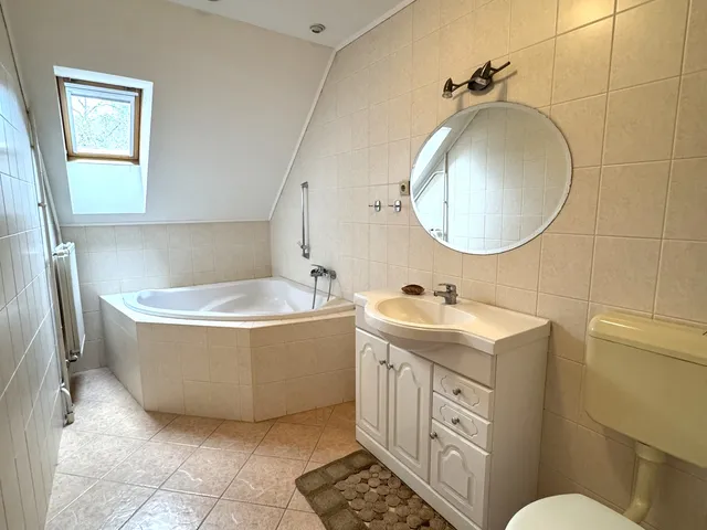 Eladó ház Pécs, Mecsekoldal, Görbe dűlő 200 nm