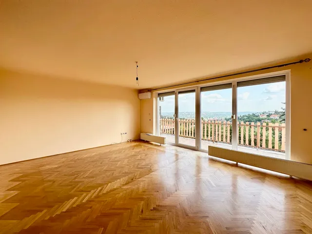 Eladó ház Pécs, Mecsekoldal, Görbe dűlő 200 nm