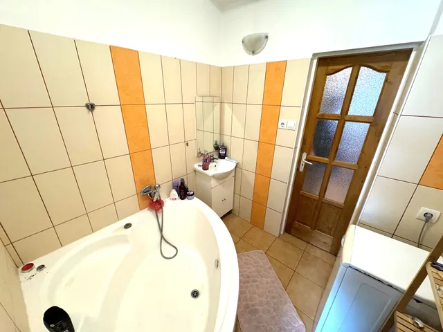 Eladó lakás Pécs, Uránváros, Páfrány utca 40 nm