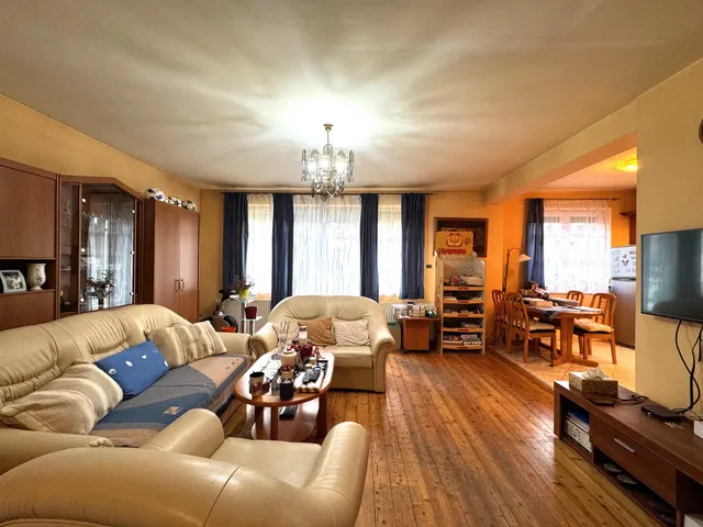 Eladó lakás Pécs, Ürög, Magyarürögi út 79 nm