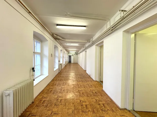 Eladó kereskedelmi és ipari ingatlan Pécs, Belváros, Perczel Miklós u 272 nm