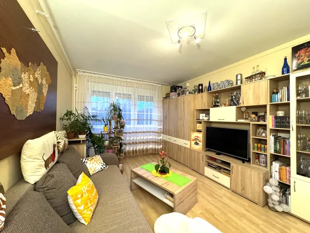 Eladó lakás Pécs, Kertváros 74 nm